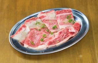 焼肉「ふたご」グランドメニューをリニューアル！　SNSで話題の“マンガ肉”全店で販売