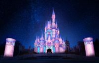 TDL、シンデレラ城が“ミニーの世界観”に包まれる！　夜の環境演出「ファンダーナイト」の詳細発表