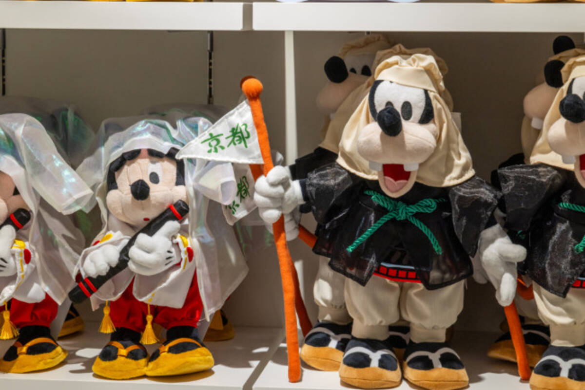 ディズニーストア」京都ポルタ店が誕生！ 牛若丸＆弁慶デザインの限定 
