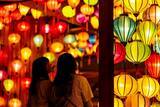 「横浜ベイクォーターで“ランタンナイト”開催！　ベトナムの夜市をイメージした幻想空間」の画像1