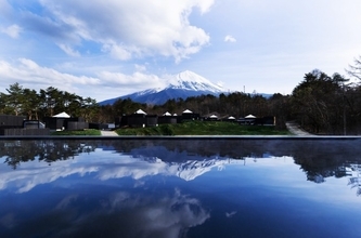 山梨に“富士山を望む温泉付きホテル”誕生！　大自然と一体になれる究極の“ととのい”満喫