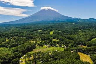 山梨最大級の“ヴィラ＆グランピング施設”誕生！　富士山を望む全30棟に客室温泉を完備