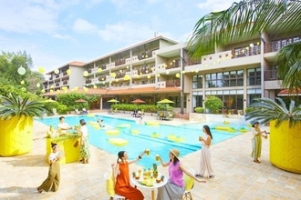 沖縄・星野リゾートで“パインづくしのビアフェス”開催へ！　巨大パイン型サーバーなど登場