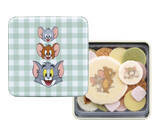 「『トムとジェリー』×「桂新堂」が今年もコラボ！　チーズえびせんべいやアソート缶など登場」の画像1