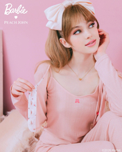 ファッションドール「バービー」×「PEACH JOHN」が初コラボ！　カップ付きルームウェアなど4型発売