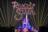 「東京ディズニーランド初のドローンが大空に！　9．14終了の「Reach for the Stars」に特別演出〈取材レポ〉」の画像1