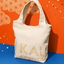 カルディ「2026年福袋」が発売へ！　“2WAYバッグ”付きオンラインストア限定商品も登場