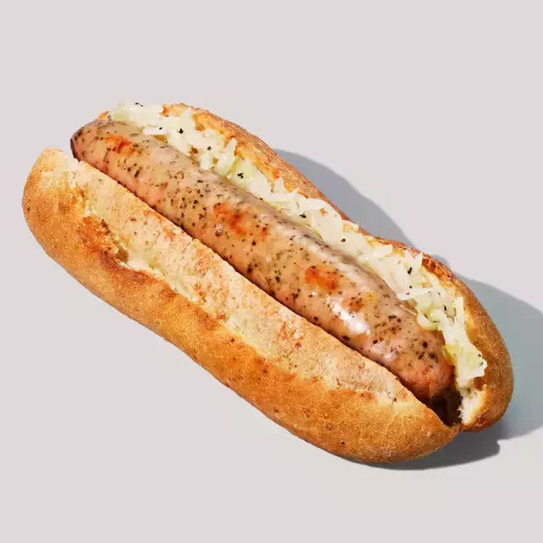 スタバ、肉汁あふれるサンドイッチが登場！　バニラの甘さ広がるドーナツも発売