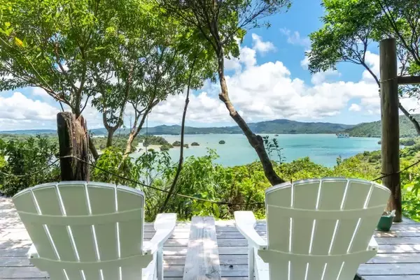 「沖縄ツリーハウスホテル内に新施設！　絶景の海を望むサウナ＆カフェが誕生」の画像