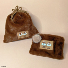 キャンドゥ“チップ＆デール”の秋グッズ発売！　赤いキノコにもたれる姿がかわいい「ミニトート」など展開