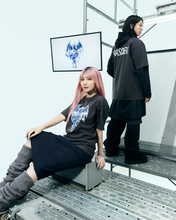 YOASOBI×ユニクロ「UT」がコラボ！　書き下ろしロゴを使った特別なデザイン