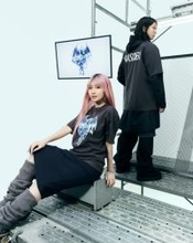 YOASOBI×ユニクロ「UT」がコラボ！　書き下ろしロゴを使った特別なデザイン