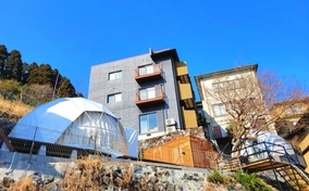 奈良・生駒市初のグランピングドーム誕生！　情緒あふれる料理旅館の敷地内にオープン