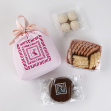 紀ノ国屋「さくらスイーツバッグ」登場！　淡い春色の“巾着”に焼菓子3種を詰め合わせ