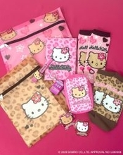 “日焼けキティ”限定グッズが「サンキューマート」に登場へ！　平成ギャルモチーフの全14種展開