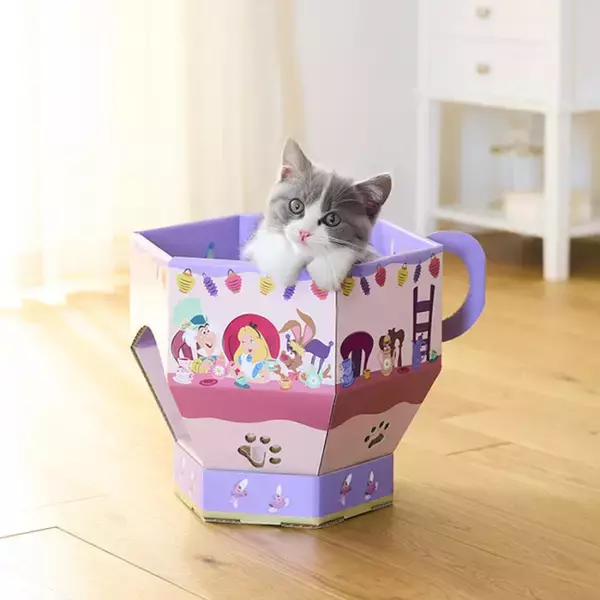 『ふしぎの国のアリス』猫の爪とぎ登場！　ペットハウスとしても使えるティーカップ型デザイン