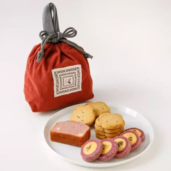 紀ノ国屋「コーデュロイスイーツバッグ」発売！　さつまいもの焼菓子が入った巾着全5色を展開