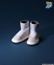 『BTTF』×「niko and ...」がコラボ！　マーティ着用のスニーカー風ルームシューズなど登場