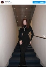 TWICE モモ、背中ざっくりドレスで美スタイル披露！　「レベチ」「ウエスト美しすぎ」と絶賛の声