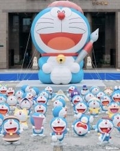 渋谷と六本木が『ドラえもん』だらけに！　約12mの巨大バルーン＆ユーレイ姿のドラえもんなど登場