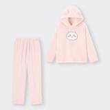 「ちいかわ×「GU」コラボ第2弾！　マシュマロ素材の“なりきりルームウエア”登場」の画像1