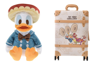 ディズニーストア『三人の騎士』のトラベルグッズ発売！　陽気なドナルド達を描いた大容量バッグなど展開