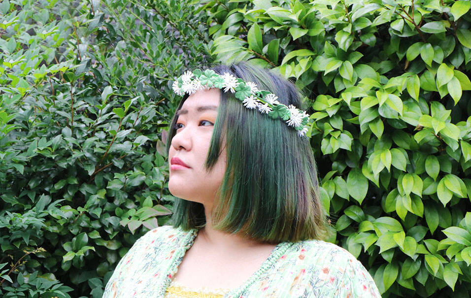 Iphoneケーブルに変身する 花かんむり が斬新 19年7月21日 エキサイトニュース