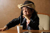 「「大きさではなく、芸を買ってくれ」日本最小手品師・マメ山田"小人の哲学"」の画像2