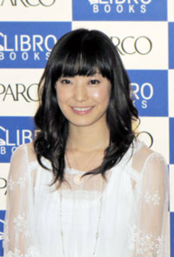 堺雅人と結婚8カ月の菅野美穂 ウィスキーcm降板の裏でささやかれる 出産準備 説 13年12月13日 エキサイトニュース 堺雅人と結婚8カ月の菅野美穂 ウィスキーcm降板の裏でささやかれる 出産準備 説 13年12月13日 エキサイトニュース