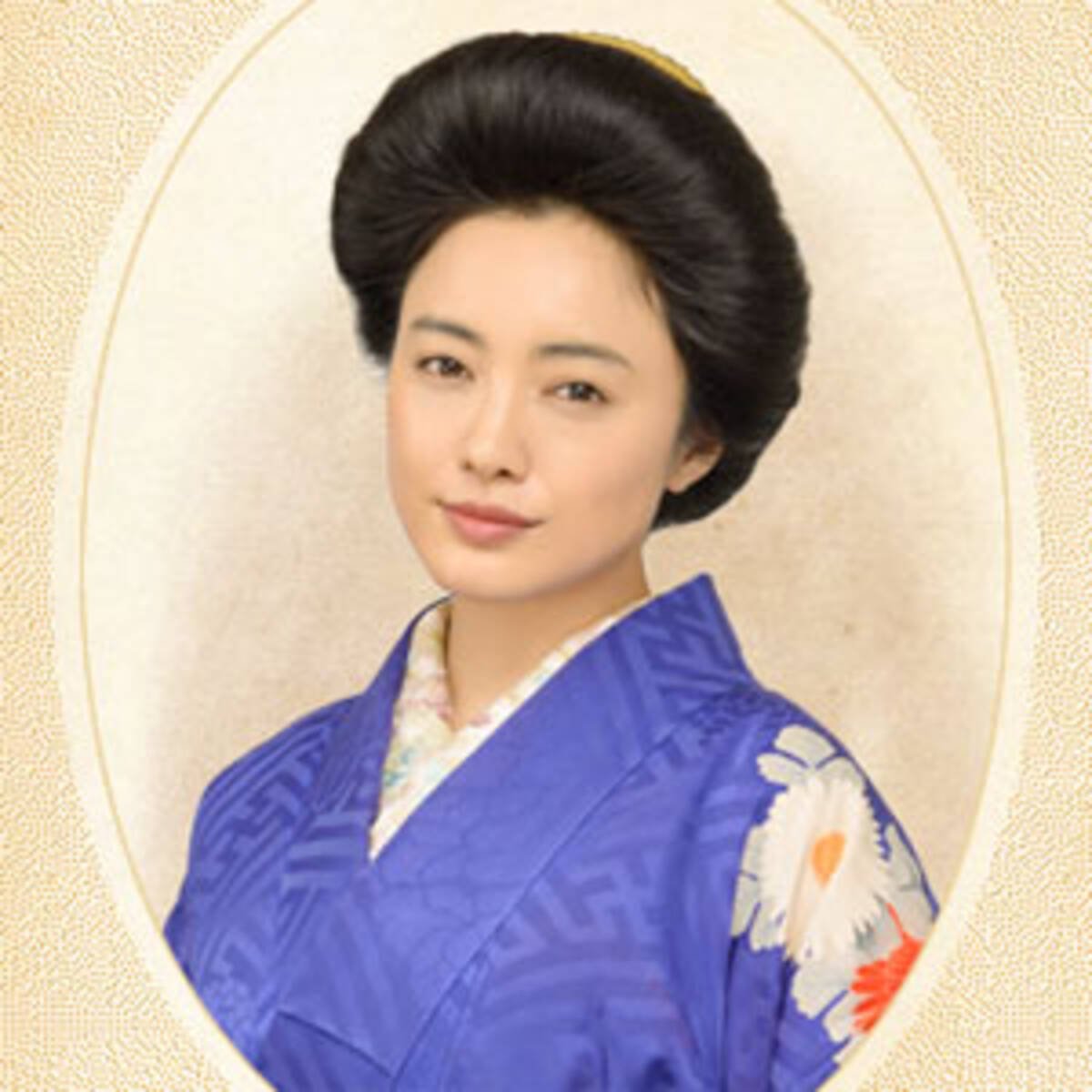 絶好調 花子とアン 主演 吉高を 喰ってる 仲間由紀恵 存在感の裏に 脚本家と林真理子の友情があった 14年5月14日 エキサイトニュース