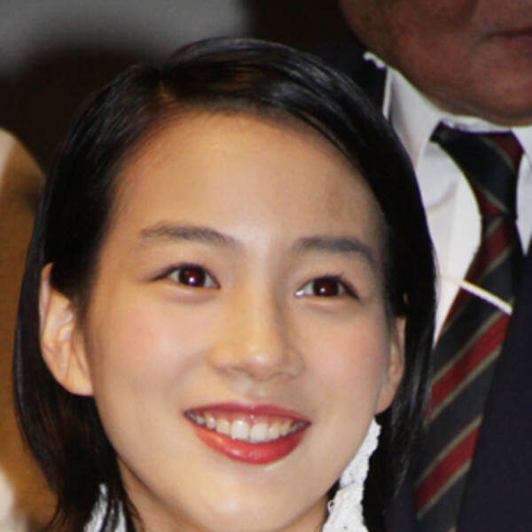 独立騒動の女優 能年玲奈 洗脳疑惑 はモデル時代にも カルト団体主宰者を 母親代わり 15年5月1日 エキサイトニュース