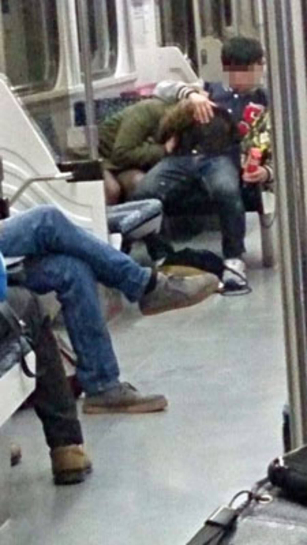 日本製AVの影響か!? 台湾・電車内でのフェラ画像流出事件が続発中「男性同士のしゃぶり合いも……」 (2015年8月11日) - エキサイトニュース