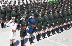 元モーターショー“半裸”モデルまで!?　平均身長178cmの中国美人兵士たちに韓国人がメロメロ！