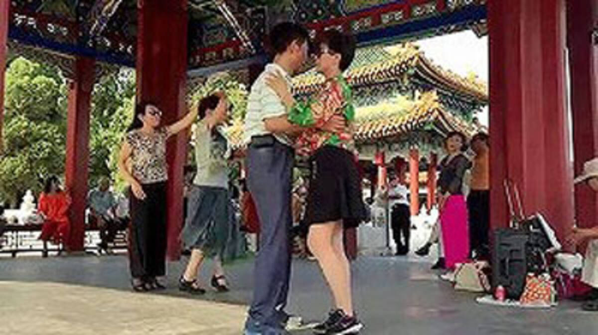 中国　青姦　売春 中国・スケベおばちゃん急増で“広場ダンス”が“売春”の温床に？「密着ダンスの後、公園の茂みで……」 (2015年10月28日) - エキサイトニュース