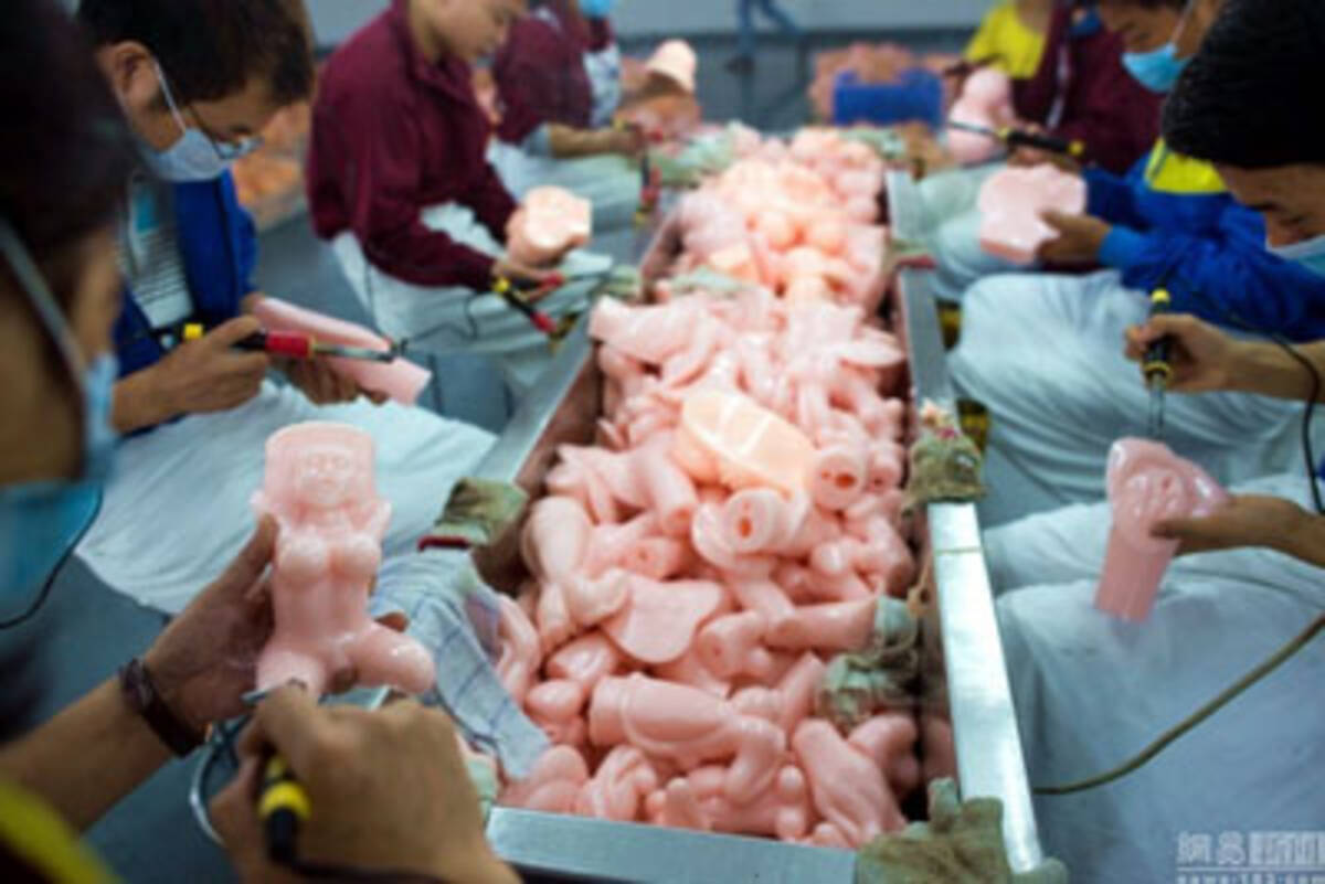 工場倒産ラッシュの中国で、期待の成長産業!? おばちゃんも働く「オナホール工場」に潜入！ (2015年12月8日) - エキサイトニュース