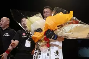 ハマの狂犬 黒石高大が金田朋子の舎弟に 19年7月24日 エキサイトニュース
