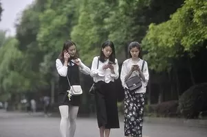 日本ibm元社長がどうしても覗きたかった 美人上智大生のスカートの中 2012年9月12日 エキサイトニュース