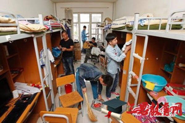 男子にご奉仕しろ 国立大学が女子学生に男子寮での メイドサービス を強要 2017年10月4日 エキサイトニュース