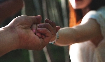 まさかのW不倫カップル誕生か!? 現役メジャー投手と巨乳女子アナが忘年会で意気投合の顛末