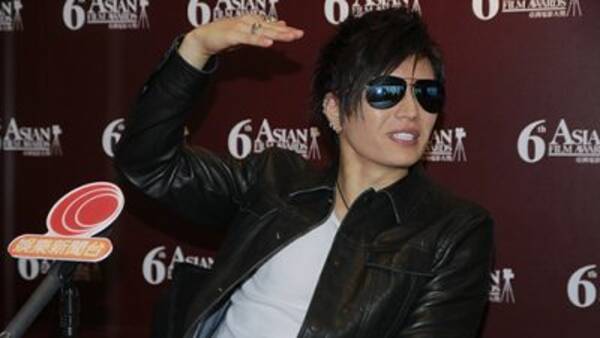 一流芸能人 失格 Gackt パクリ騒動を謝罪も販売会社に責任転嫁で批判殺到 年12月30日 エキサイトニュース