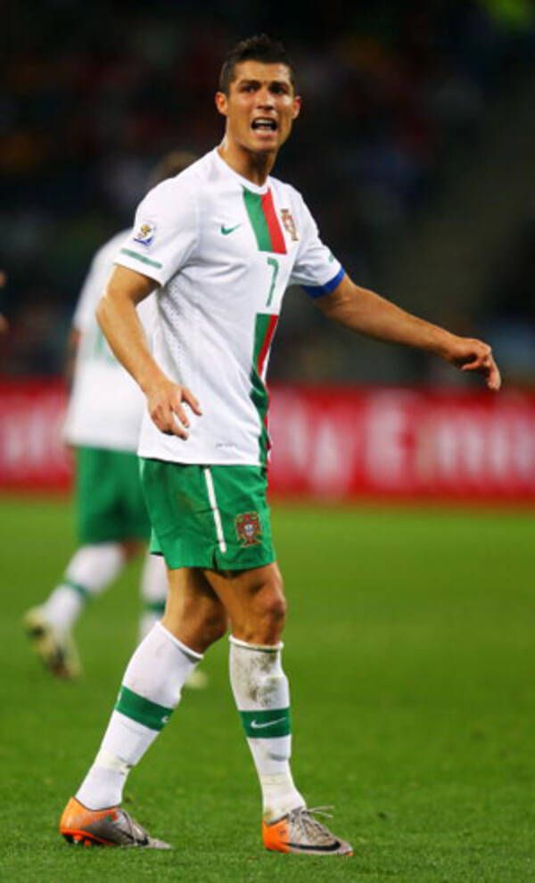 未婚の父c ロナウドのお相手は 貧しいアメリカ人ウェイトレスだった 10年7月21日 エキサイトニュース