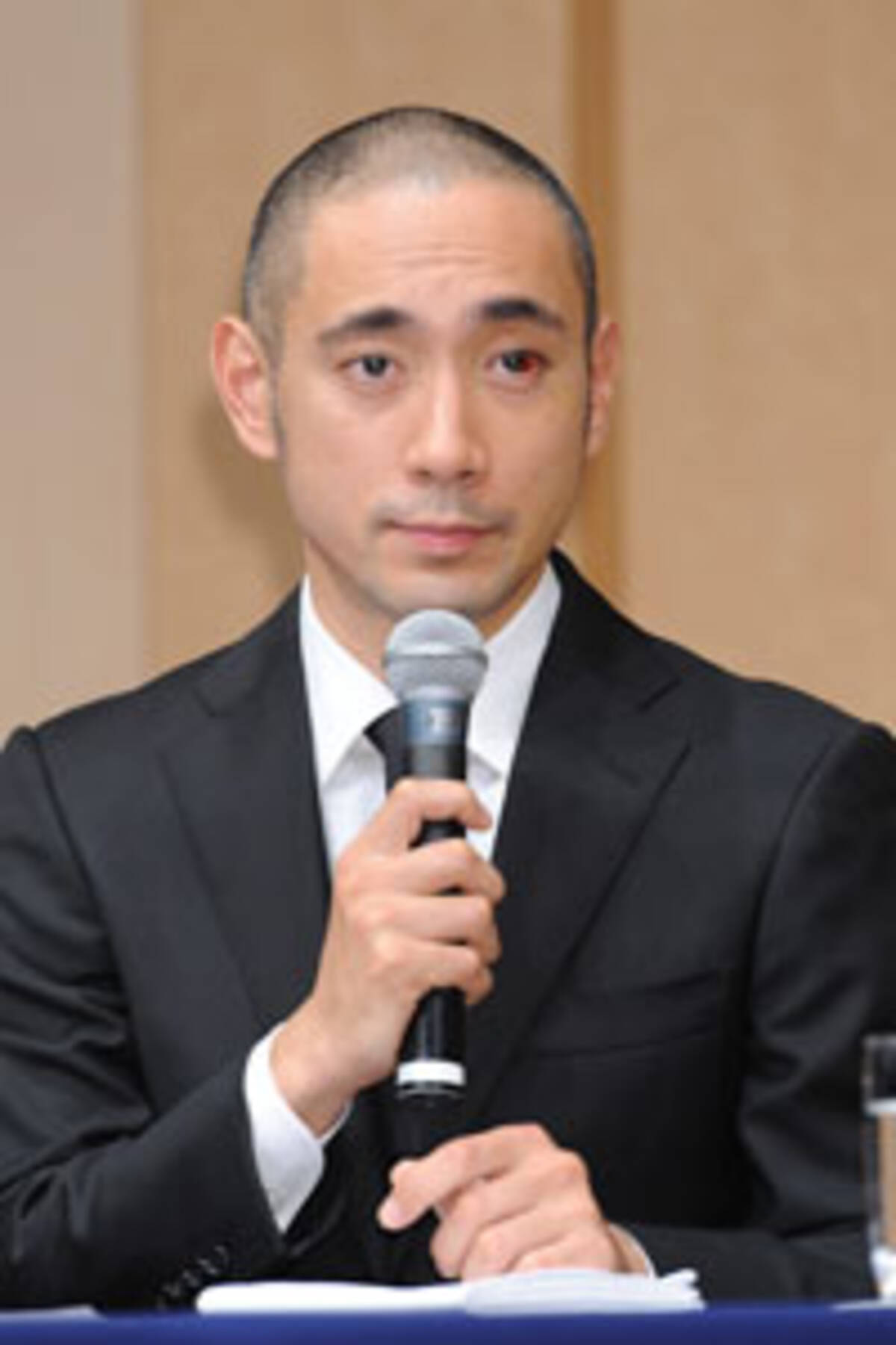 紀香さんのこともあるでしょ 海老蔵が声を潜めた風水師 ユミリー との関係 11年3月13日 エキサイトニュース