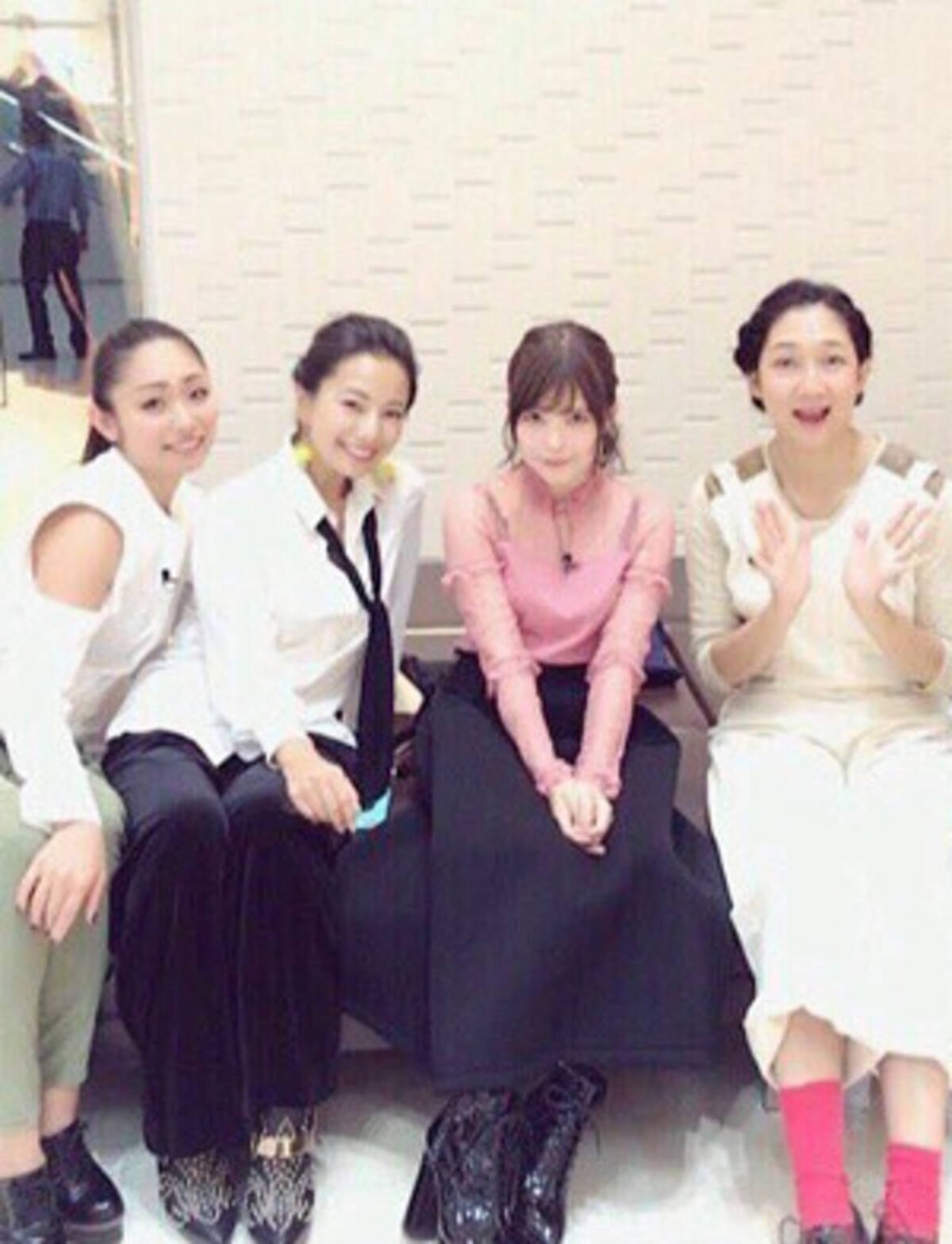 益若つばさの写真に怪奇現象 また私脚ない 自作自演を疑うファンも 17年10月27日 エキサイトニュース