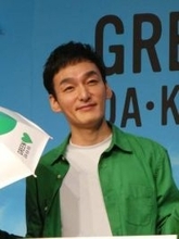 草彅剛、稲垣吾郎は「日傘のパイオニア」　20年前からさしているが「そのときはバカにされていた」