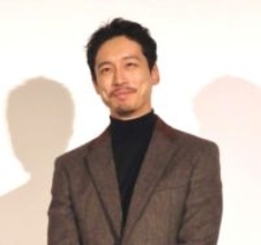 ヒゲ姿の坂口健太郎に女性ファンから悲鳴→身長を伸ばしたい12歳子役への珍回答に会場ww