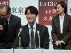 福士蒼汰　共演者から広報合戦されて照れ笑い　魅力あふれるスーツ姿もかっこいい