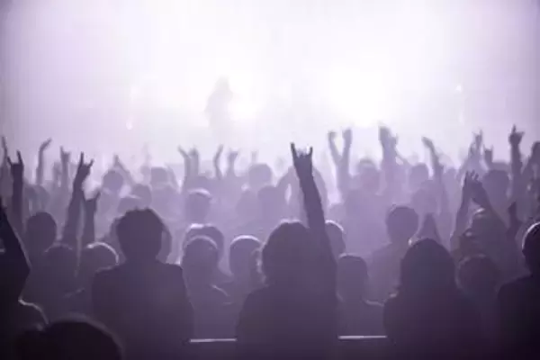 AKASAKIのワールドツアー「諸般の事情により」東京含む全公演が中止