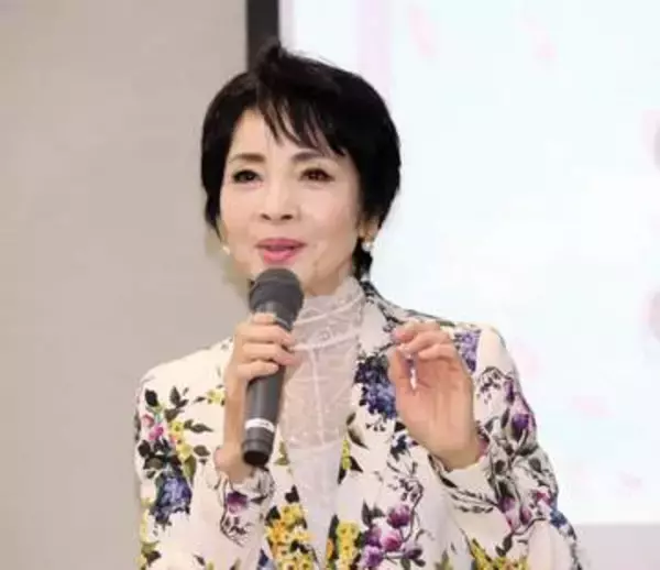 75歳ウソでしょ！？　「水戸黄門」女優、久々に取材の場に現れた　驚きのスカート姿が若っ！