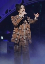 山内惠介　五大都市ツアー東京公演で美輪明宏さんの「ヨイトマケの唄」を歌唱