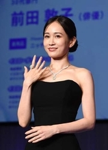 前田敦子が夢を熱弁「ジュエリーを孫とかに受け継ぎたい」　AKB時代以来15年ぶりジュエリー賞